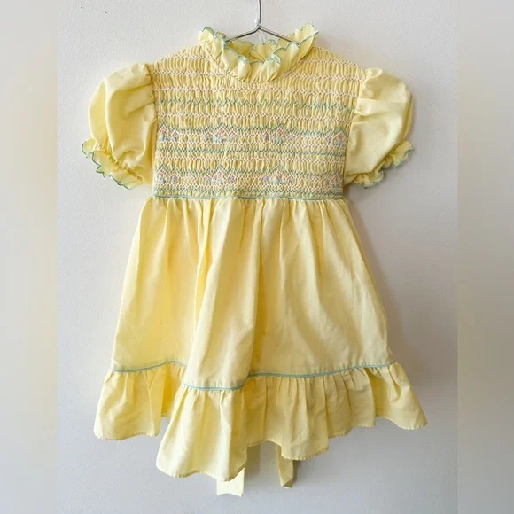Vintage - Smocked Dress - Short Puff Sleeves - Yellow - Size 2T - Picture 2 of 9
